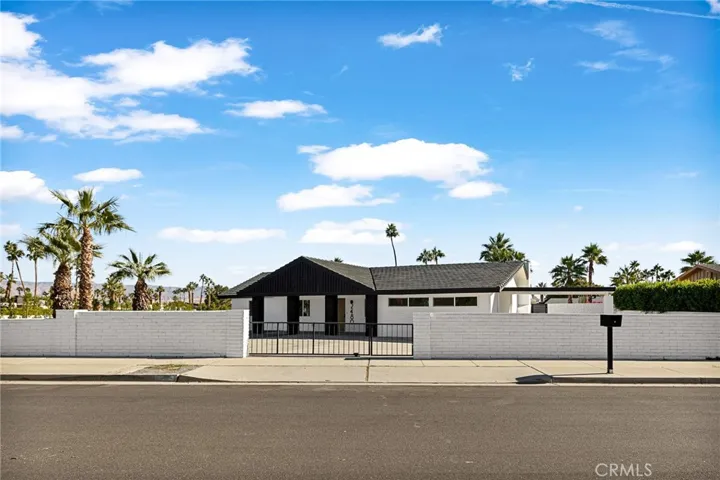 2480 N Aurora Drive, Palm Springs, California 92262