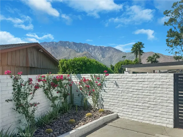 2480 N Aurora Drive, Palm Springs, California 92262