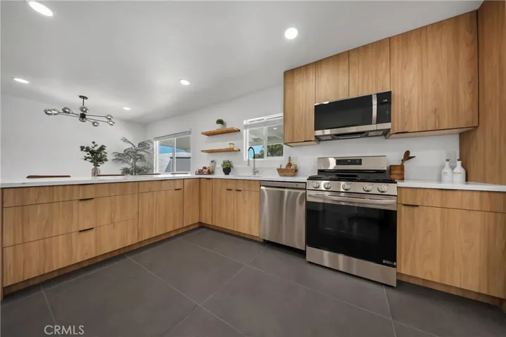 2480 N Aurora Drive, Palm Springs, California 92262