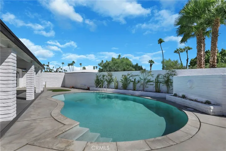2480 N Aurora Drive, Palm Springs, California 92262