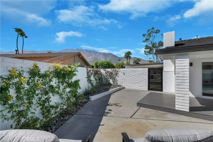 2480 N Aurora Drive, Palm Springs, California 92262
