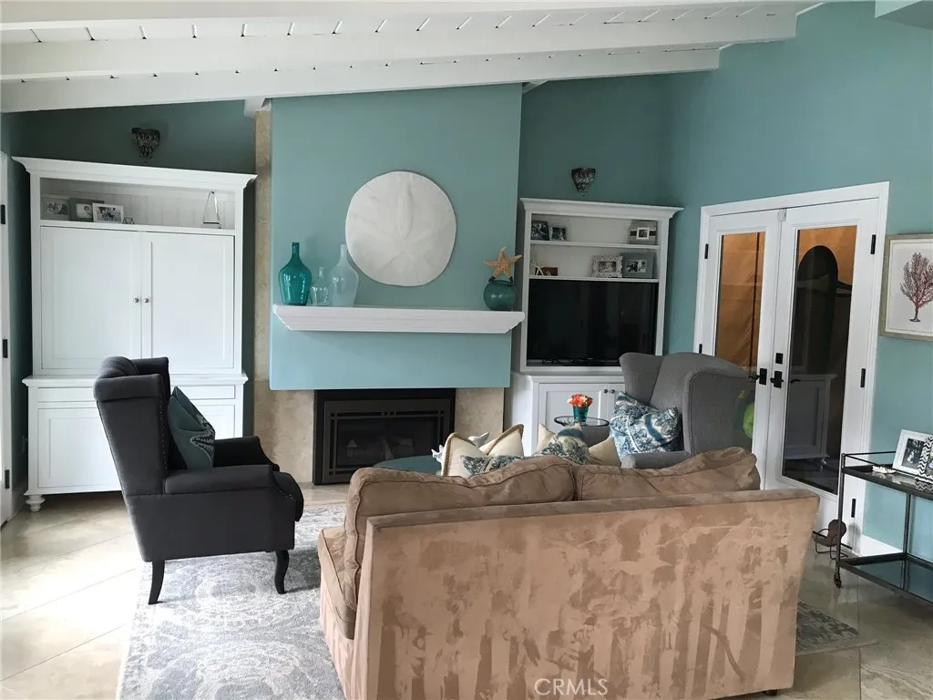 75 Claremont, Long Beach, California 90803 home-pic-2