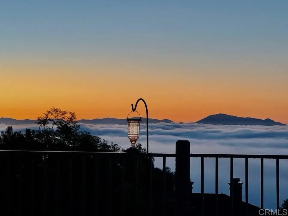 2466 Bear Rock Gln, Escondido, California 92026 home-pic-13