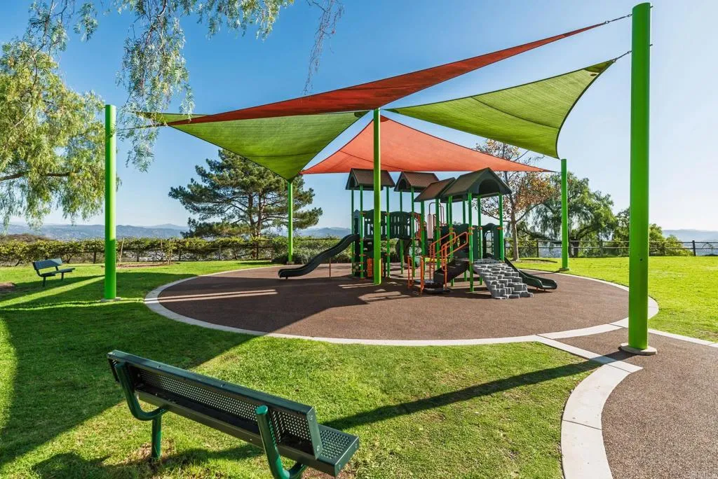 2466 Bear Rock Gln, Escondido, California 92026 home-pic-63