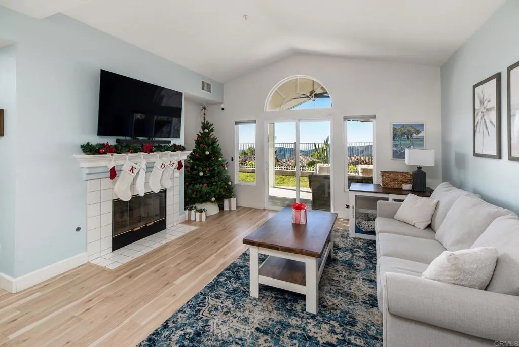 2466 Bear Rock Gln, Escondido, California 92026 home-pic-31