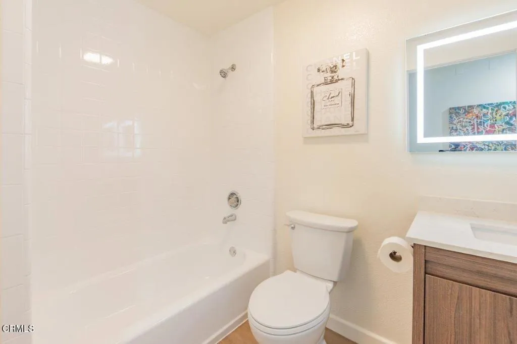 11829 Gateway Boulevard 2, Los Angeles, California 90064 home-pic-9