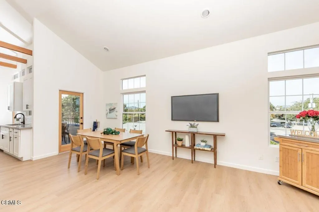 11829 Gateway Boulevard 2, Los Angeles, California 90064 home-pic-3