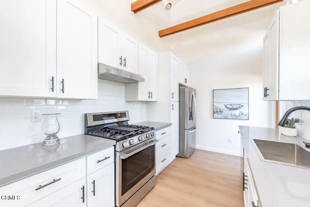 11829 Gateway Boulevard 2, Los Angeles, California 90064 home-pic-4
