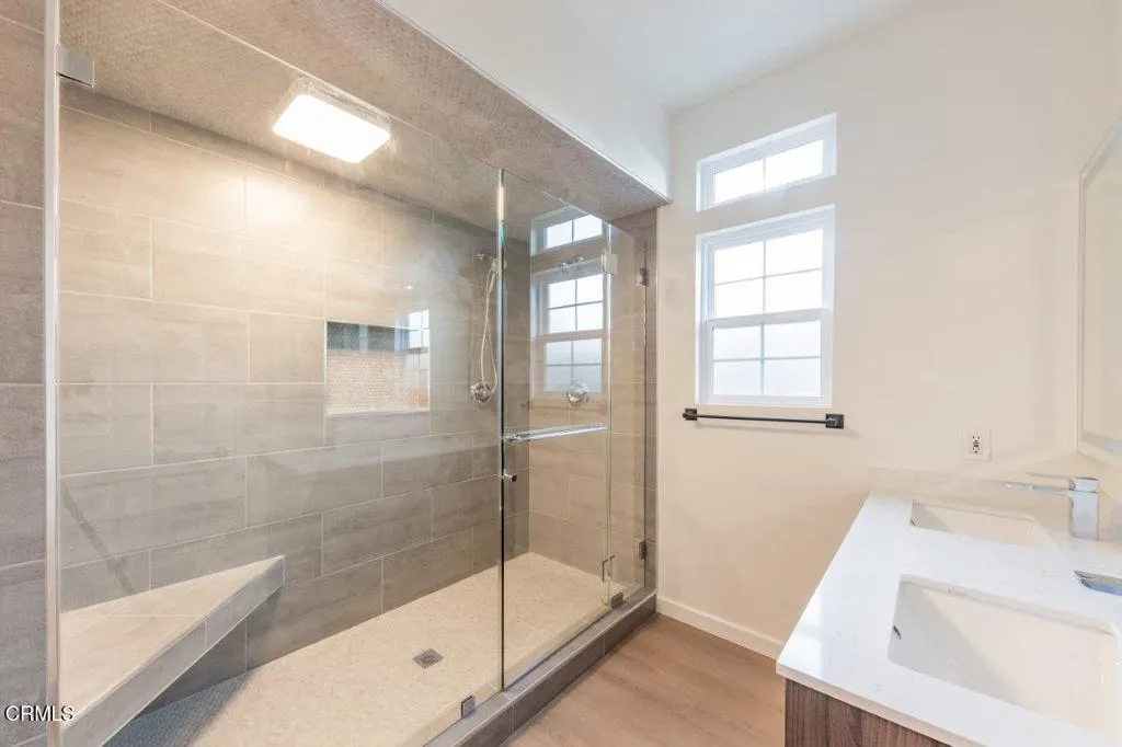 11829 Gateway Boulevard 2, Los Angeles, California 90064 home-pic-11