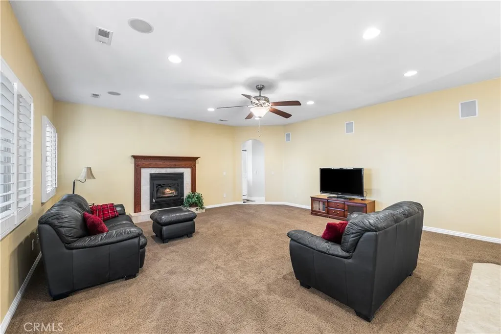 8035 W Avenue D14, Lancaster, California 93536 home-pic-26