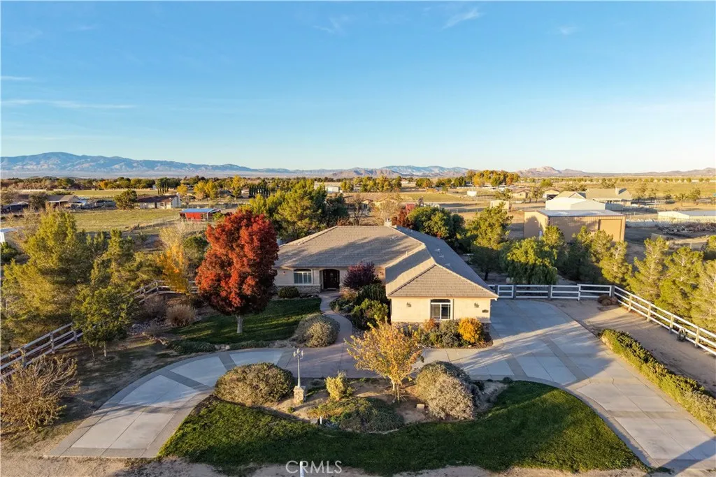 8035 W Avenue D14, Lancaster, California 93536 home-pic-2