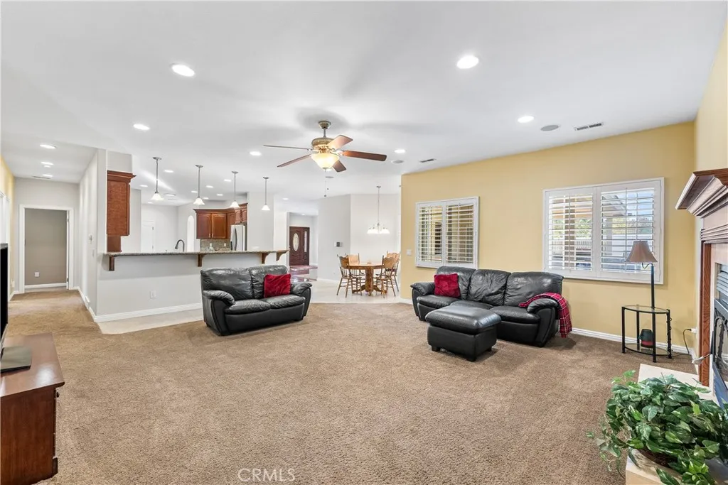 8035 W Avenue D14, Lancaster, California 93536 home-pic-28