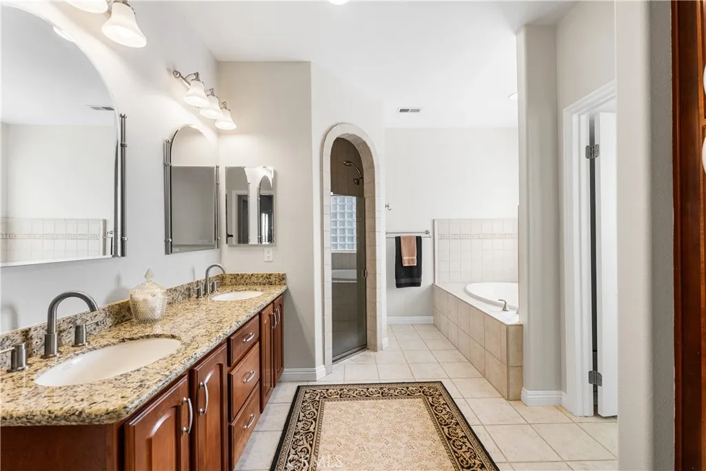 8035 W Avenue D14, Lancaster, California 93536 home-pic-53