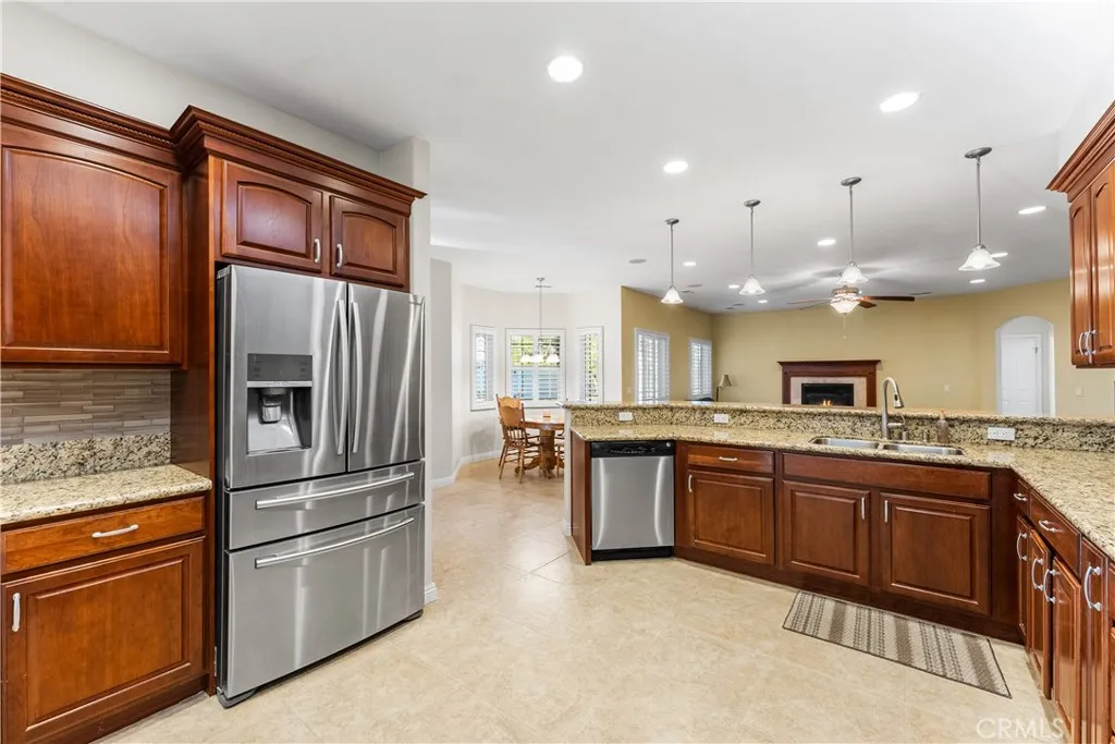 8035 W Avenue D14, Lancaster, California 93536 home-pic-36