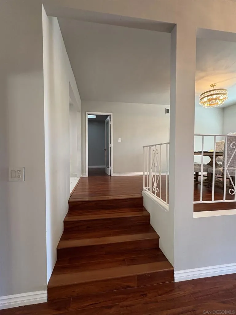 12571 Henzie Place, Granada Hills, California 91344 home-pic-6