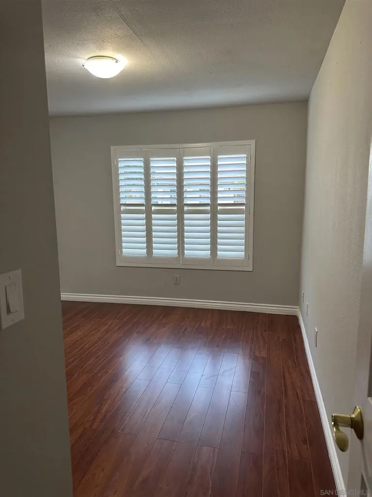 12571 Henzie Place, Granada Hills, California 91344 home-pic-12