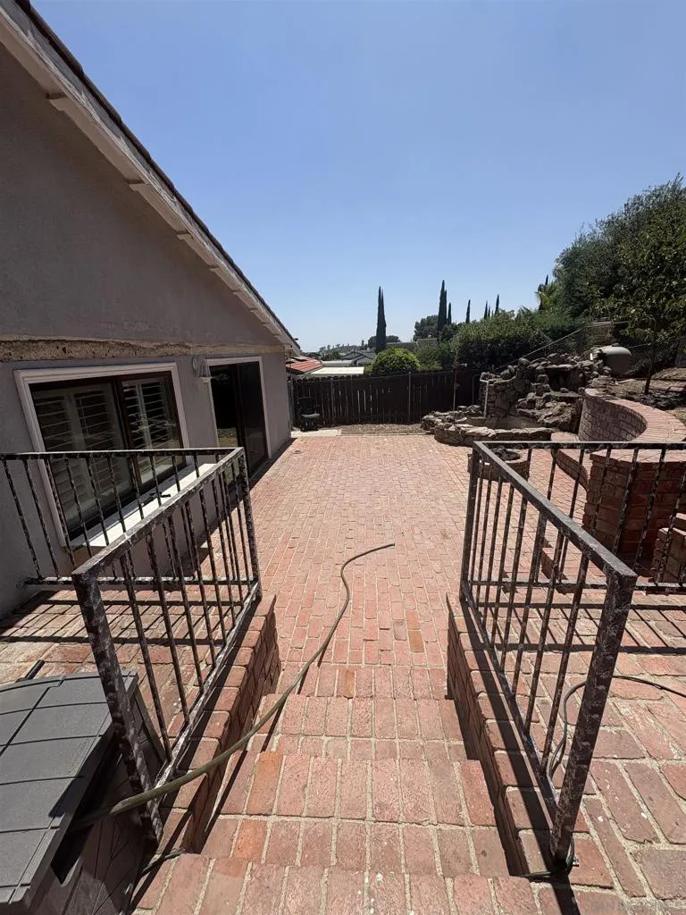 12571 Henzie Place, Granada Hills, California 91344 home-pic-18
