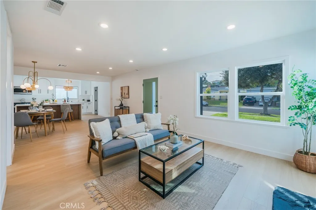 22928 Evalyn, Torrance, California 90505 home-pic-4