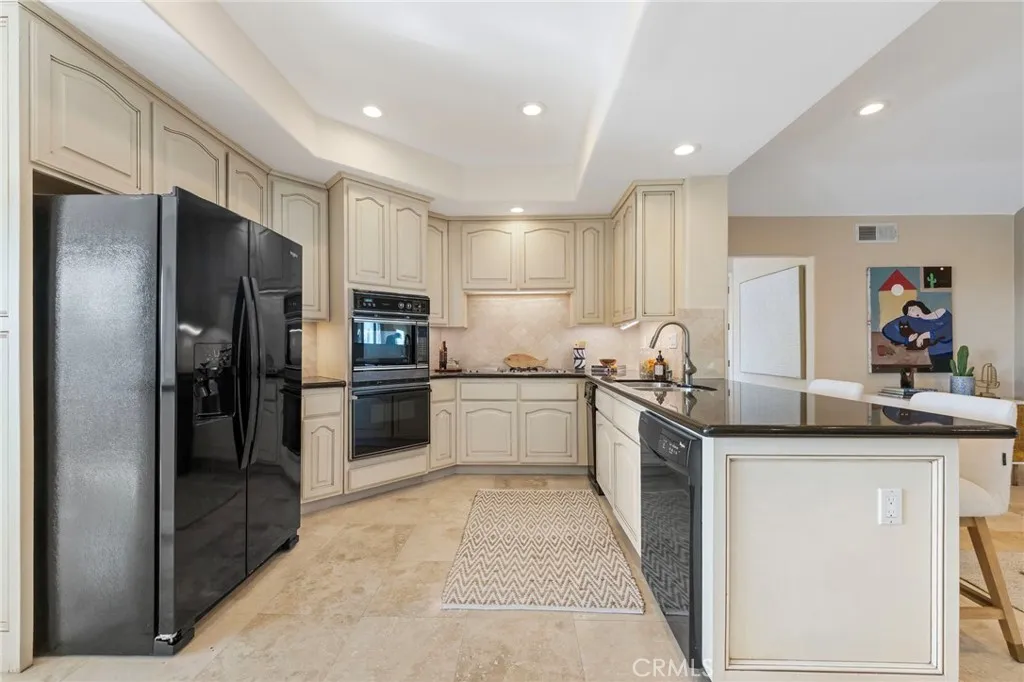 6230 Napoli Court, Long Beach, California 90803 home-pic-16