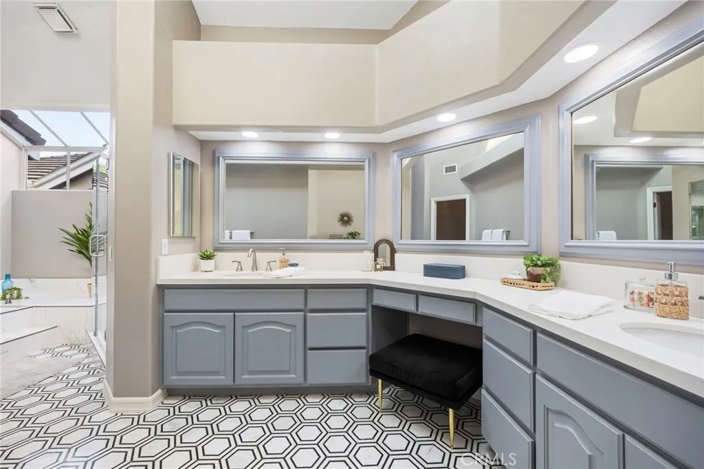 6230 Napoli Court, Long Beach, California 90803 home-pic-31