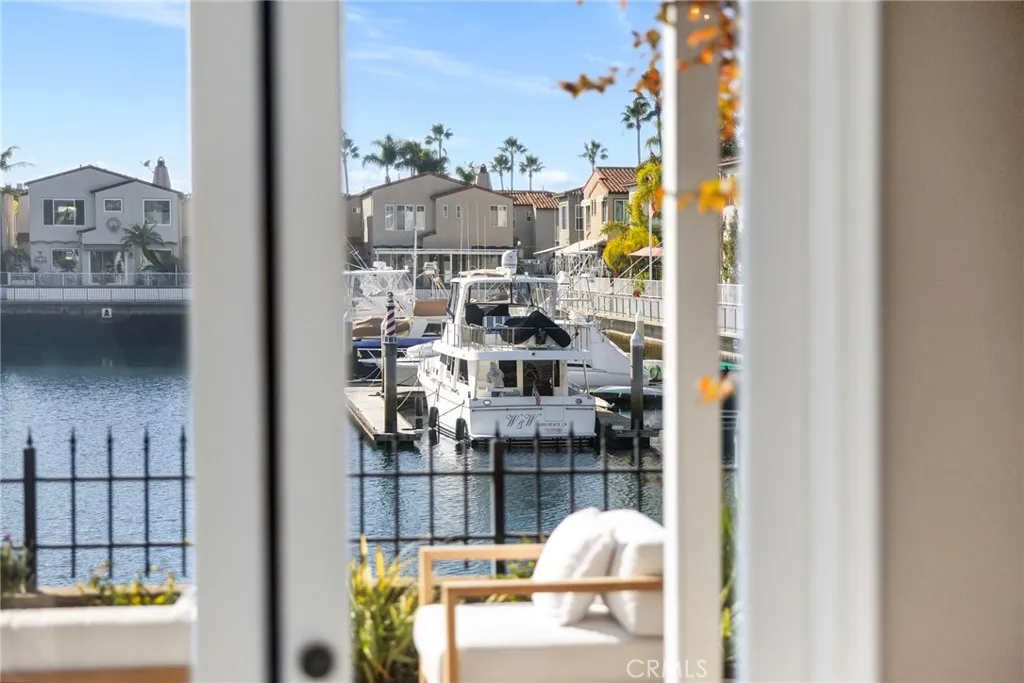 6230 Napoli Court, Long Beach, California 90803 home-pic-9