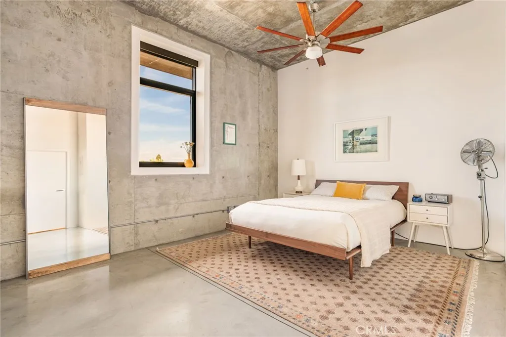 835 Locust Avenue 519, Long Beach, California 90813 home-pic-17