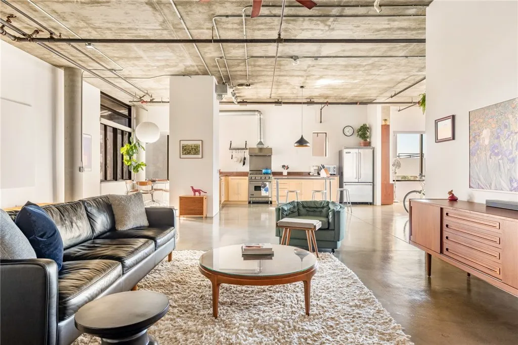 835 Locust Avenue 519, Long Beach, California 90813 home-pic-5