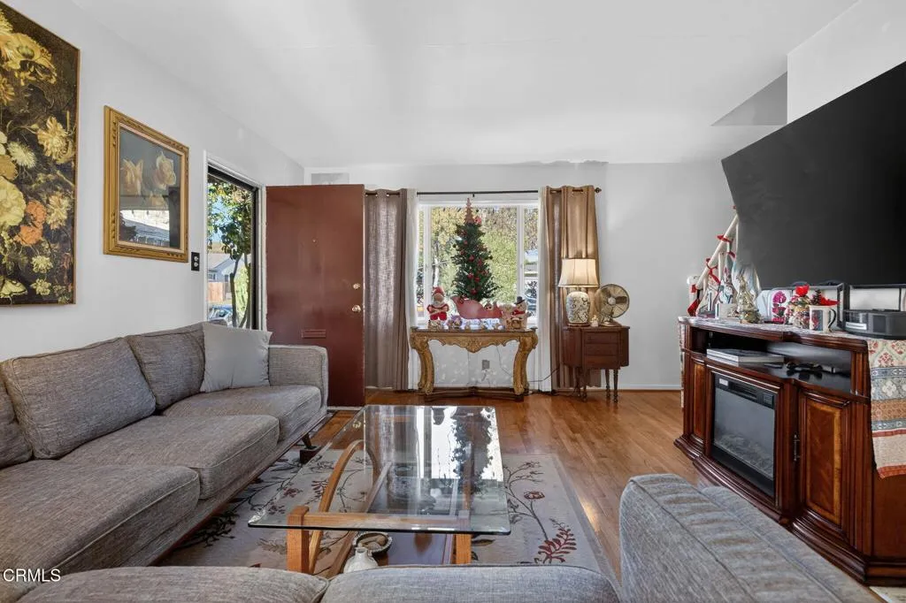 3146 Strathmore Drive, Ventura, California 93003 home-pic-11