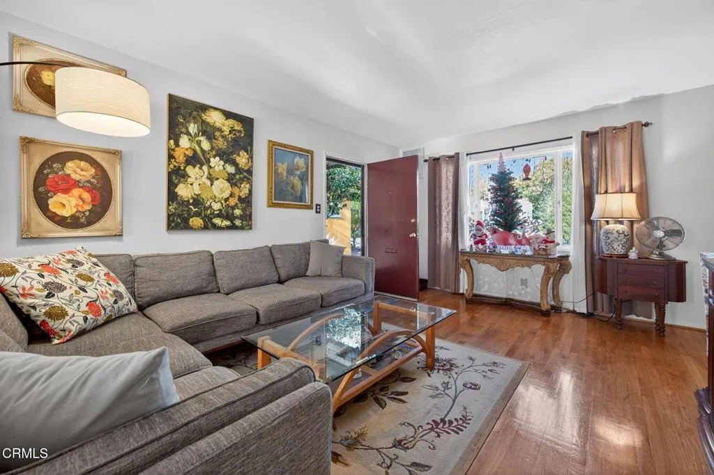 3146 Strathmore Drive, Ventura, California 93003 home-pic-10