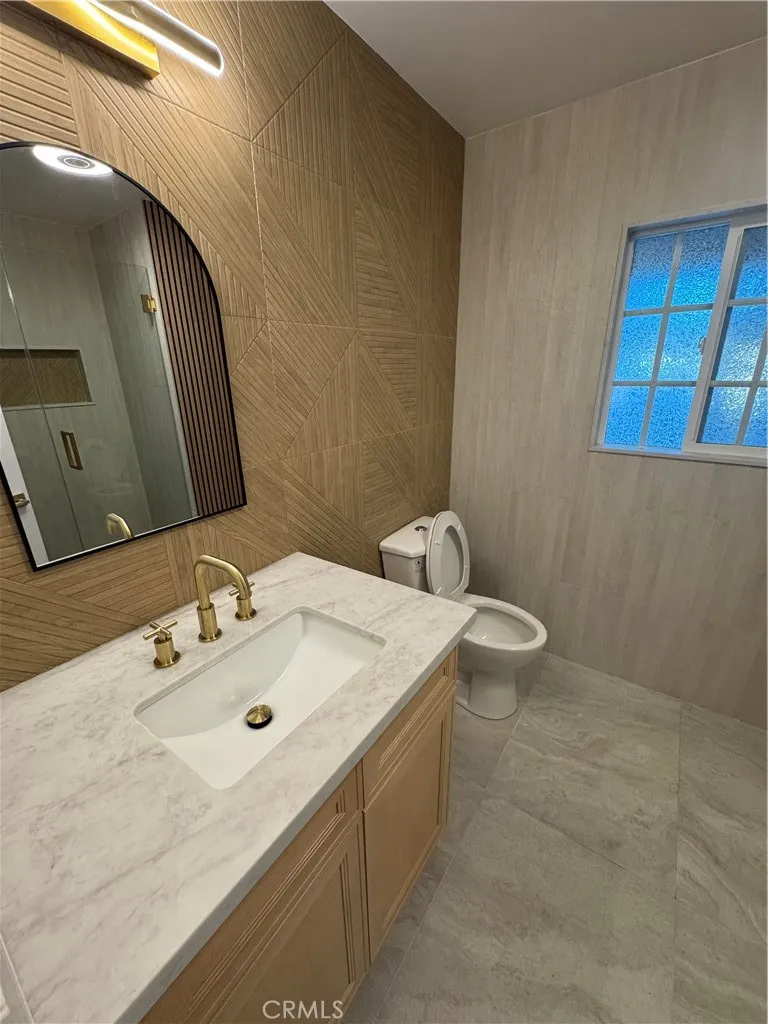 1344 E Mayfair, Orange, California 92867 home-pic-8