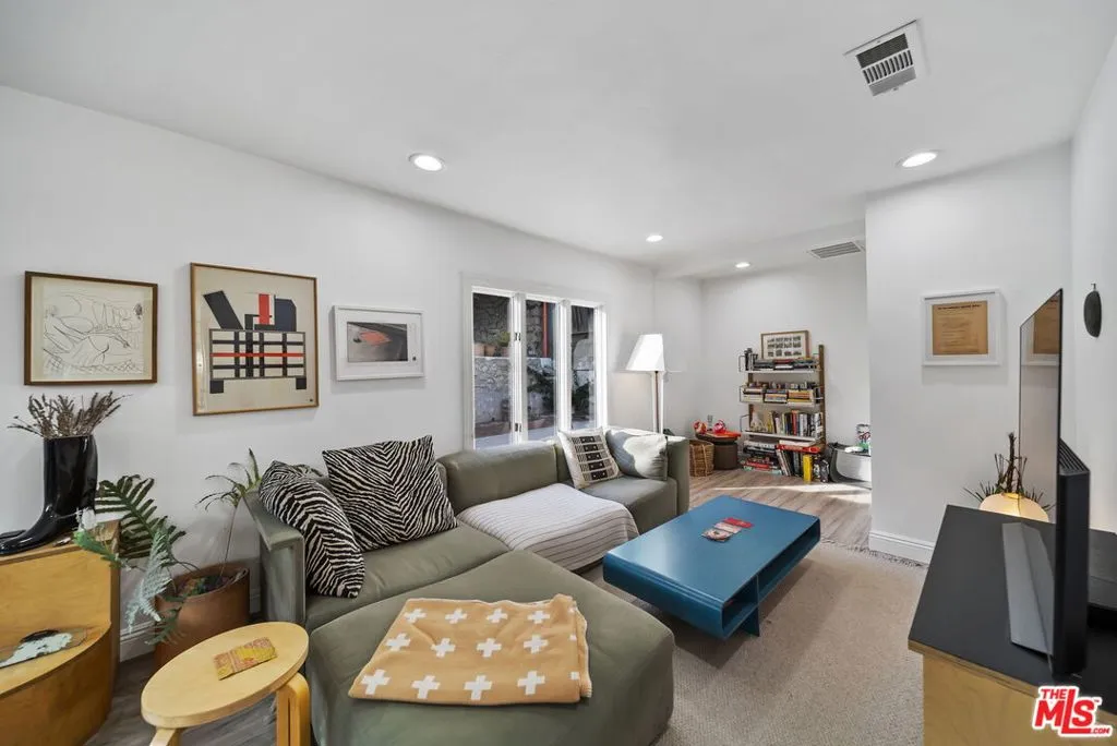 466 Wren Drive, Los Angeles, California 90065 home-pic-18