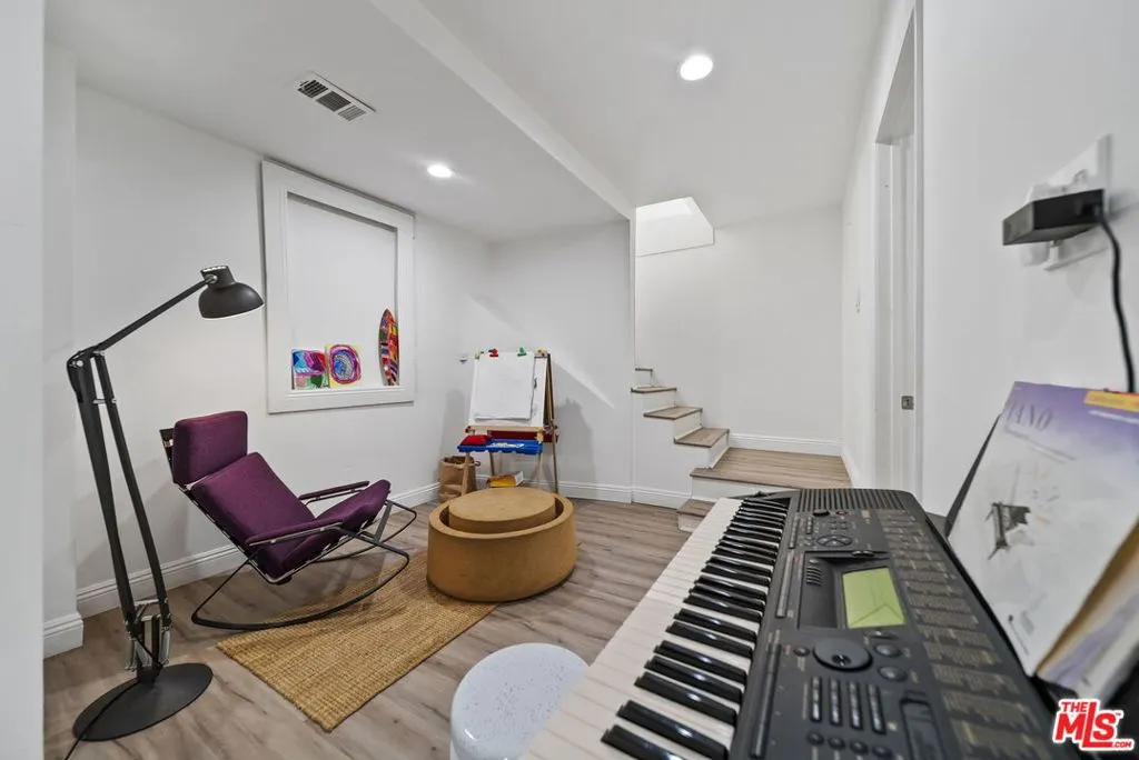 466 Wren Drive, Los Angeles, California 90065 home-pic-19