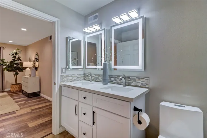 DOUBLE VANITY!