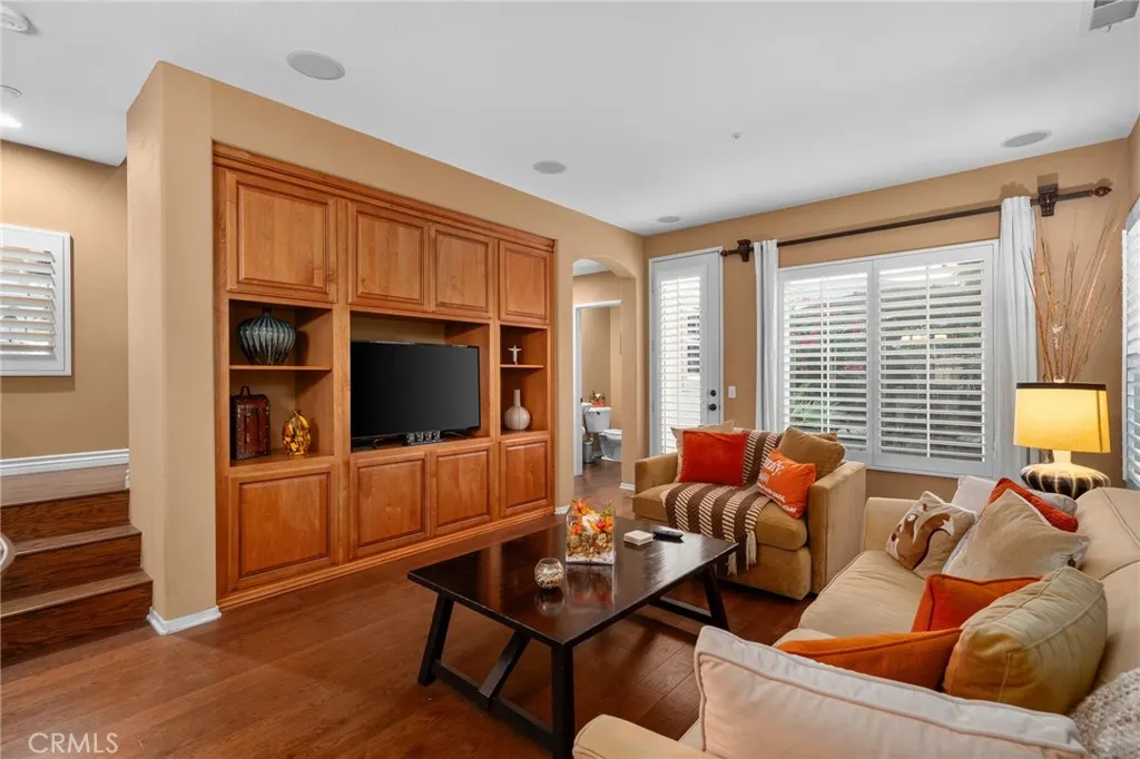 4140 Garvey Way, Riverside, California 92501 home-pic-2