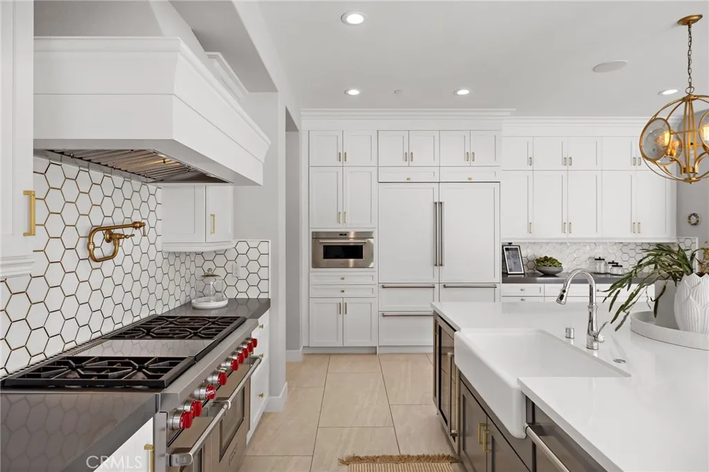 93 Interstellar, Irvine, California 92618 home-pic-13