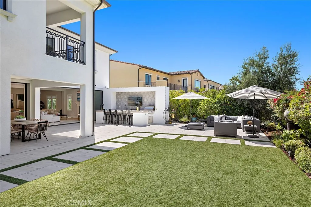 93 Interstellar, Irvine, California 92618 home-pic-6