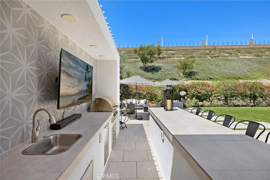 93 Interstellar, Irvine, California 92618 home-pic-45