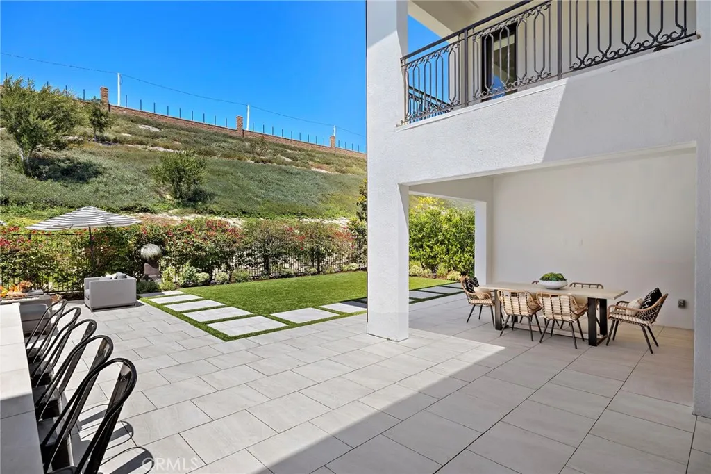 93 Interstellar, Irvine, California 92618 home-pic-41