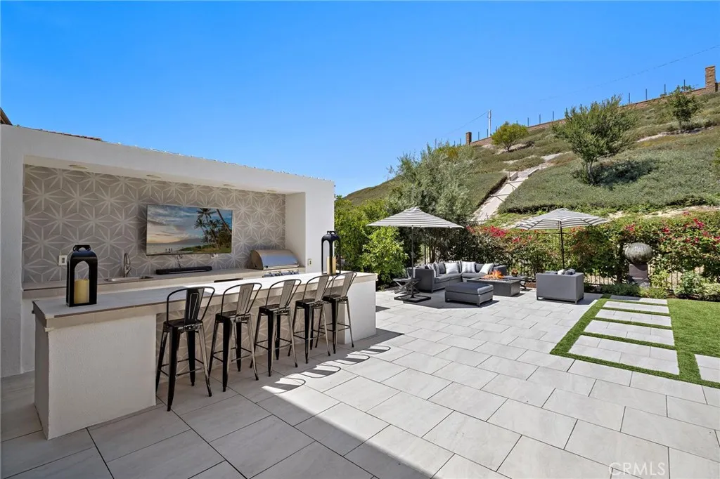 93 Interstellar, Irvine, California 92618 home-pic-0