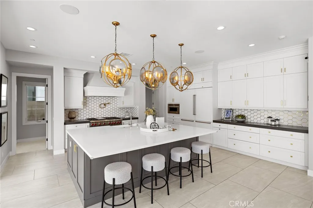 93 Interstellar, Irvine, California 92618 home-pic-10