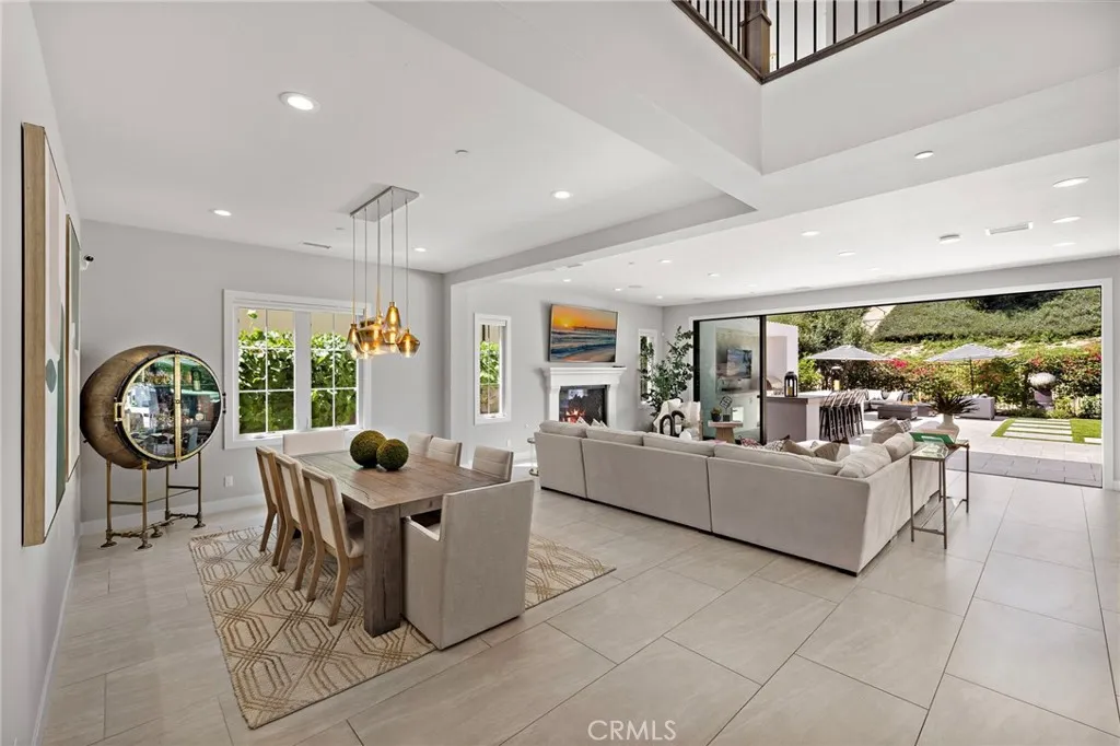 93 Interstellar, Irvine, California 92618 home-pic-15