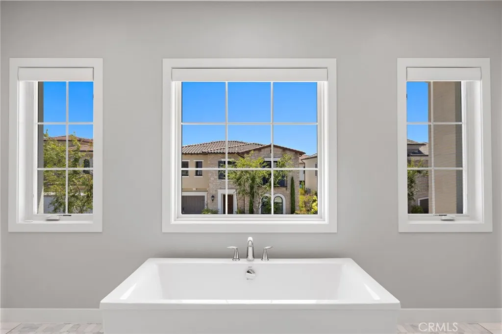 93 Interstellar, Irvine, California 92618 home-pic-31