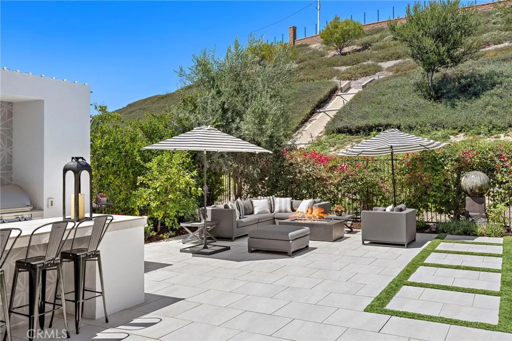93 Interstellar, Irvine, California 92618 home-pic-44