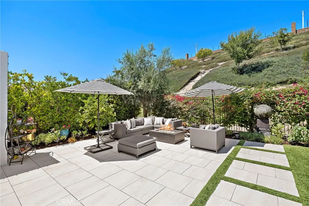 93 Interstellar, Irvine, California 92618 home-pic-42