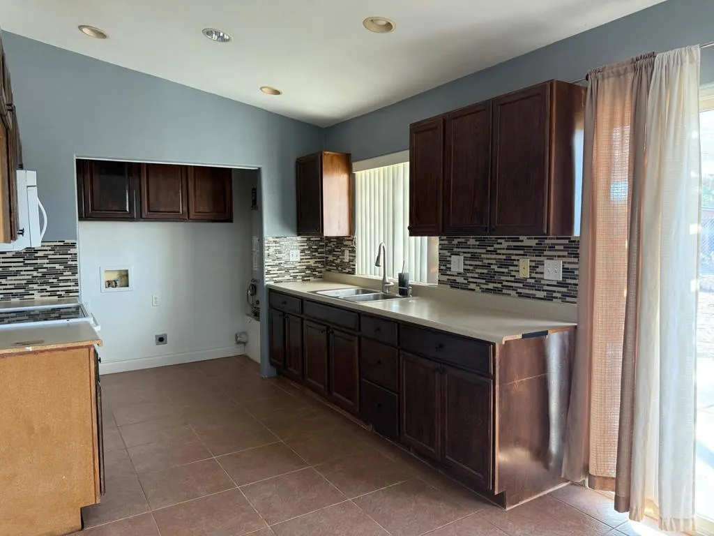 1225 Sargo Avenue, Thermal, California 92274 home-pic-2
