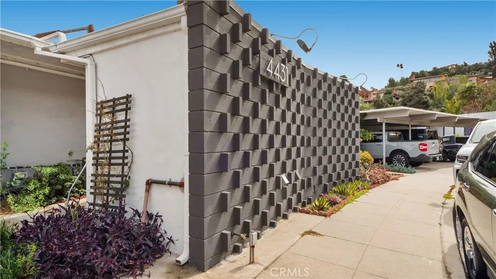 4431 Don Ricardo Drive 20, Los Angeles, California 90008 home-pic-16