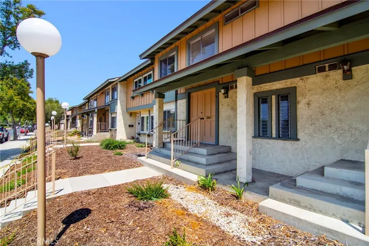 18931 Kittridge Street 73, Reseda, California 91335