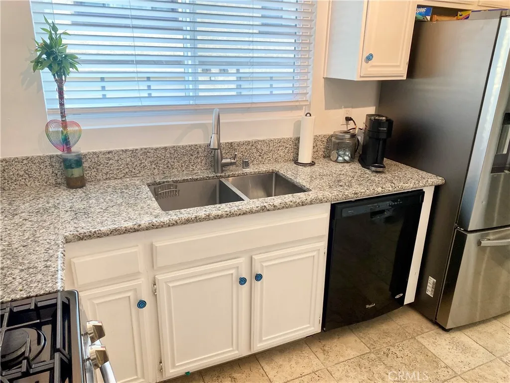 1450 W W 146th Street 2, Gardena, California 90247 home-pic-11