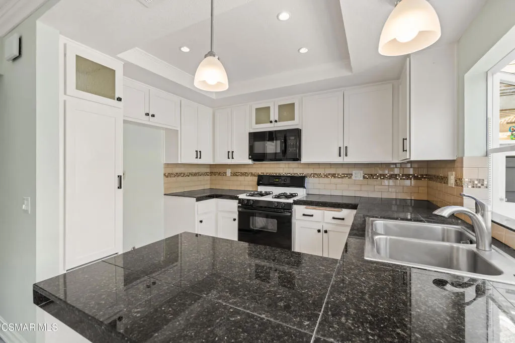 365 Jeremiah Drive C, Simi Valley, California 93065 home-pic-10