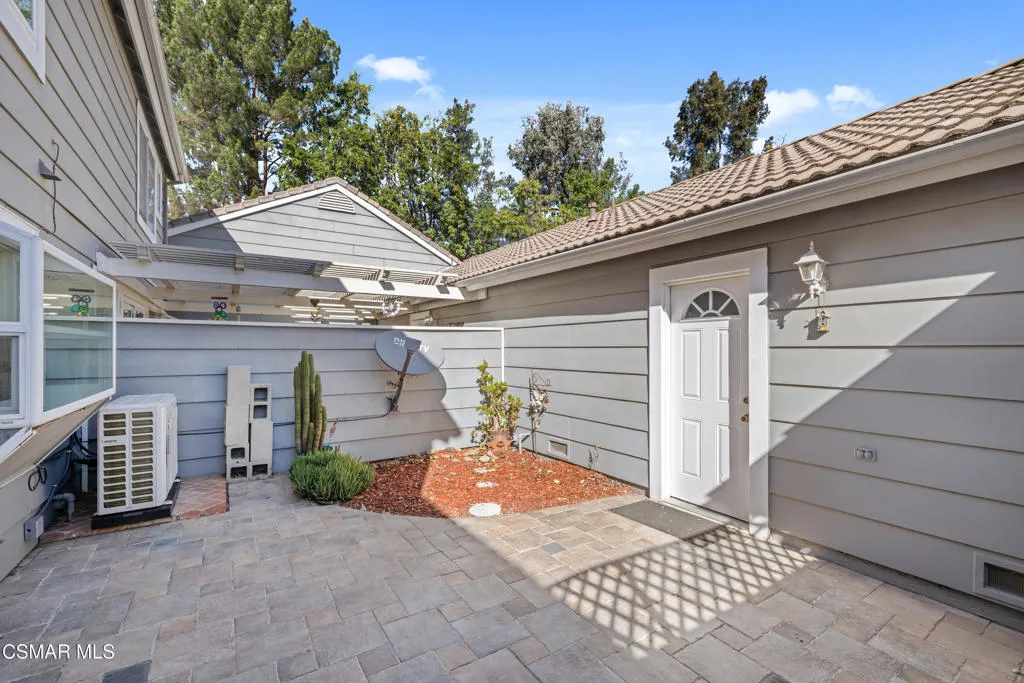 365 Jeremiah Drive C, Simi Valley, California 93065 home-pic-24